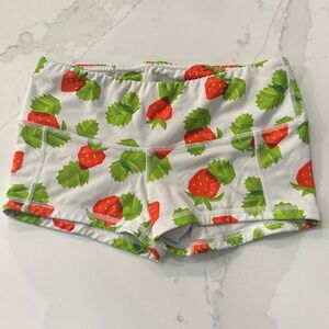 Fleo Shorts with Strawberry and Leaf Print